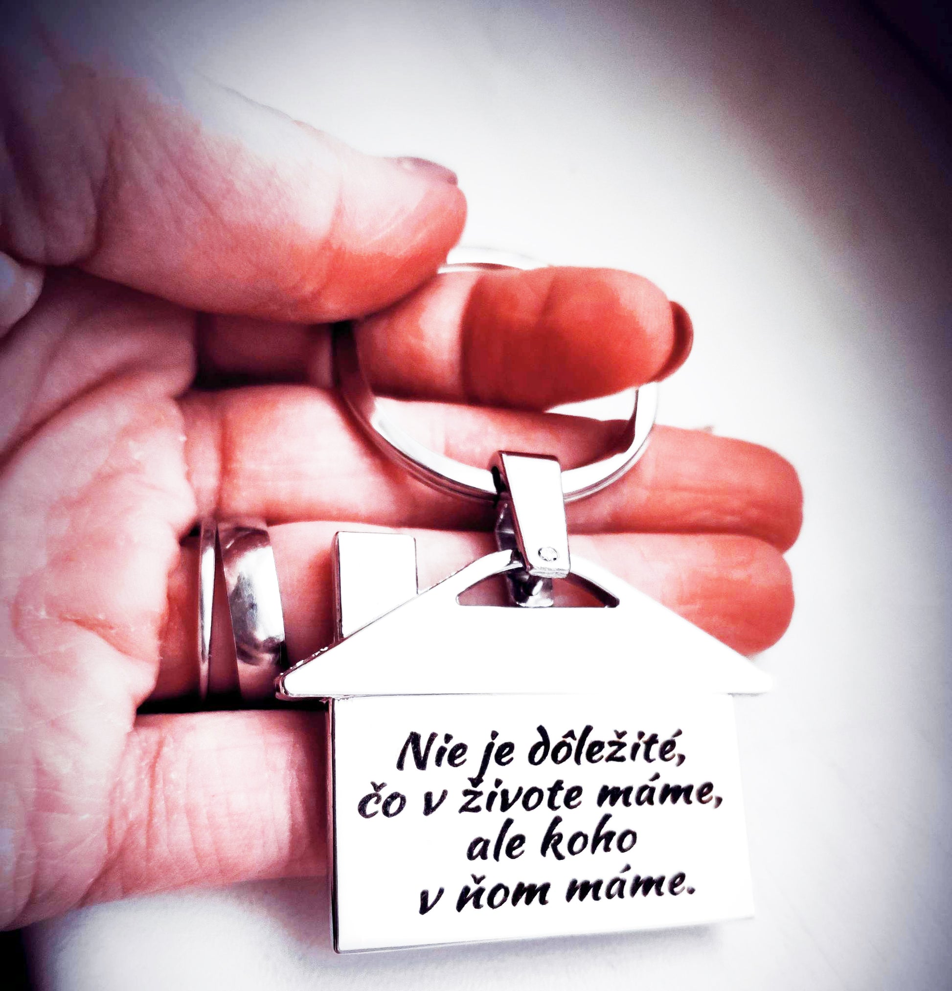 Kľúčenka P036-Nie je dôležité, čo v živote máme ale koho v ňom máme