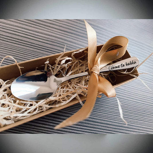 Lyžička čajová- Ľúbime ťa babka